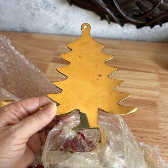 Brass Pine Tree and 5 Brass Bells Swag for Door or Window New in Box - Picture 14 of 14